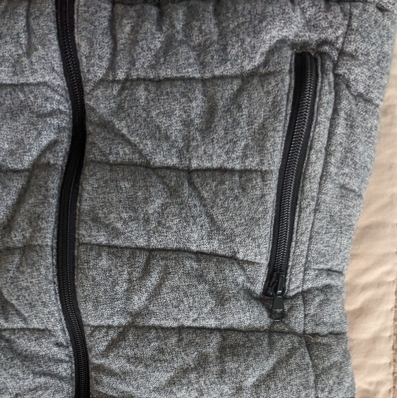 Banana Republic Vest with faux Sherpa lining Size Small - Picture 9 of 11